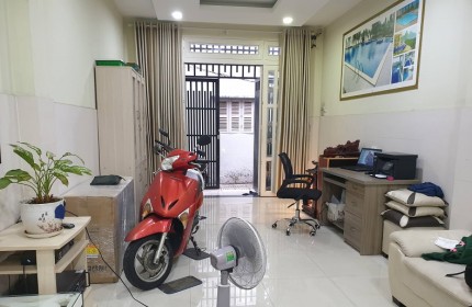 Bán nhà HXH hạ chào hơn 4 tỷ, Trần Hưng Đạo, P1, Q5, 56m2, 4 tầng. 9.x tỷ