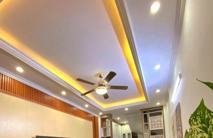 Chính chủ cần bán nhà mặt ngõ đường  Nguyễn Văn Cừ, Long Biên, 31m2, giá 5,48 tỷ, nhà 5 tầng, 0902318197