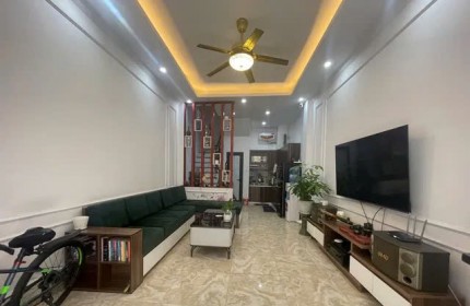 NHÀ MỚI - ĐẸP- Ở LUÔN PHỐ NGUYỄN SƠN, 30M2, 5 TẦNG, 6 TỶ.Ô TÔ ĐỖ CỬA- KINH DOANH, LONG BIÊN- HÀ NỘI.