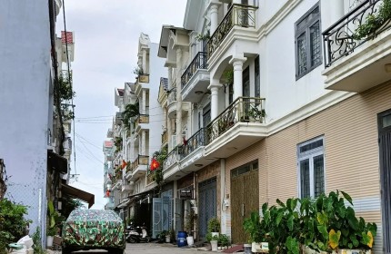 Nhà 3 lầu, Bùi Văn Ngữ, Hiệp Thành, Q12. DT khủng 6*12.5m, Gía 5.05 tỷ, gần NGã 3 Đông Quang.