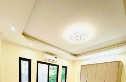 NHÀ ĐẸP NGỌC THỤY 42M - CHỈ HƠN 5 TỶ, 3 PN, Ô TÔ ĐỖ SÁT CỬA, NGÕ THÔNG, NHỀU TIỆN ÍCH