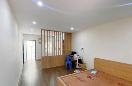 PHÂN LÔ - Ô TÔ VÀO NHÀ - GẦN PHỐ - KINH DOANH - VĂN PHÒNG - NHÀ ĐẸP - TRUNG TÂM HUYỆN THANH TRÌ.
85 m2, 4 tầng, mt, 4.1m, 11.6 ty