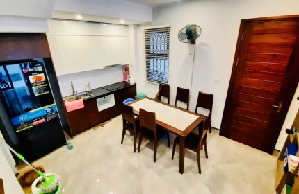 GARA Ô TÔ- NHÀ MỚI KOONG- TRUNG TÂM NGỌC THUỴ- HÀNG XÓM UBND PHƯỜNG 48M2 GIÁ THƯƠNG LƯƠNG