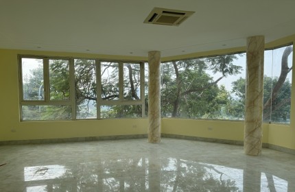 Cho thuê văn phòng, spa, ngân hàng, kinh doanh mặt phố việt hưng căn góc 2 mặt tiền, view công viên