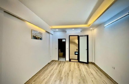 Nguyễn Khoái, cực gần trường ĐH Kinh Doanh Công Nghệ, nhà đẹp gần ô tô tránh 30m2, 4 tầng chỉ 4.5 tỷ