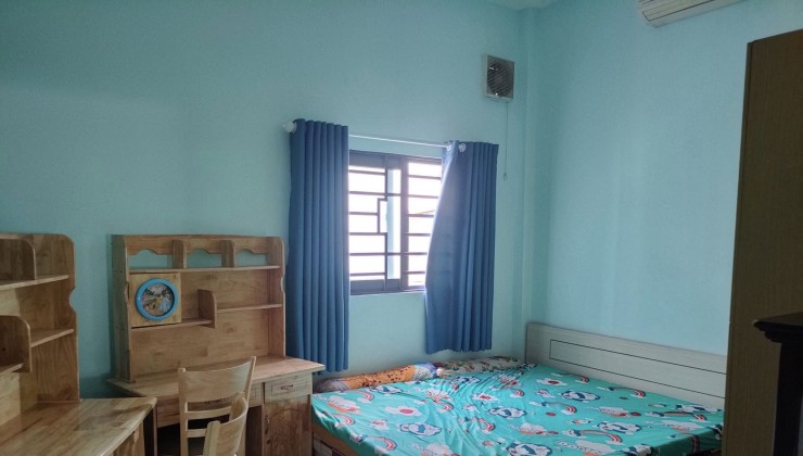 Bán nhà mặt tiền Tân Phú-ngang 6.5m-sổ vuông-giá rẻ