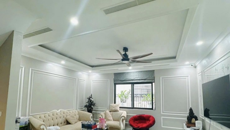NHÀ LIỀN KỀ MỖ LAO Ô TÔ VÀO NHÀ - GIAO THÔNG THUẬN LỢI - KINH DOANH  VP - NHÀ ĐẸP Ở LUÔN TOÀN BỘ NỘI THẤT XỊN ĐẸP - TIỆN ÍCH BẠT NGÀN.