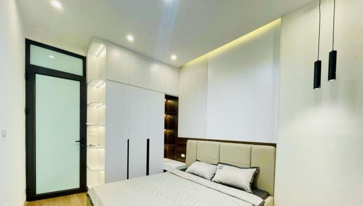 Bán nhà bên phố Trần Phú 50m vỉa hè hoạt động đỉnh trước mặt rộng lớn chỉ nhỉnh 13,3 tỷ việt nam đồng.