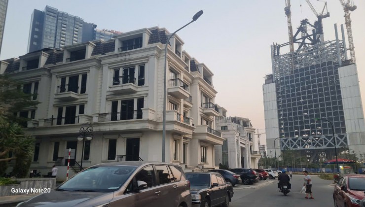 Chính chủ cần bán shophouse thấp tầng Sunshine City 220m 3,5 tầng giá rẻ