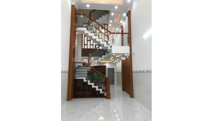 Nhà ngay Chợ Bình Trị Đông giáp Tân Phú 60m2 (5 tầng mới) Sổ hoàn công đủ, hơn 6 tỷ. Lh:0908414854.