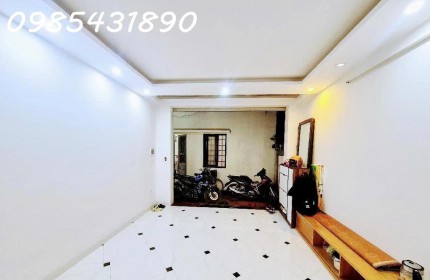 Cần bán gấp nhà mới cóng tinh xây 5 tầng 32m2 tại phố Bằng Liệt cạnh KDT Linh Đàm, giá nhỉnh 5 tỷ