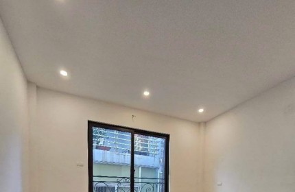 Bán nhà ngõ 266 Nguyễn Văn Cừ , 51m2, 8.8 tỷ thương lượng