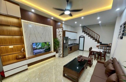 BÁN NHÀ GẦN KĐT VIỆT HƯNG, 40M2, 5T, LÔ GÓC, TRƯỚC NHÀ 4M, DÂN TRÍ CAO, CHỈ 6,xx TỶ