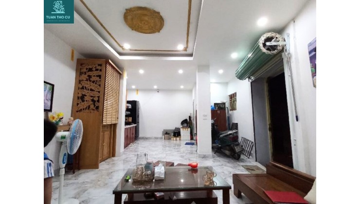 Bán Nhà phố Hưng Phúc, 1 bước ra phố, View hồ , 5 tầng TK Đẹp, 50m2, 6.4 tỷ