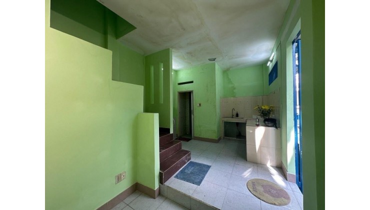 Bán nhà 40m², 2PN, 2WC, Q.4, Bến Vân Đồn, 4.3 tỷ, sổ đỏ