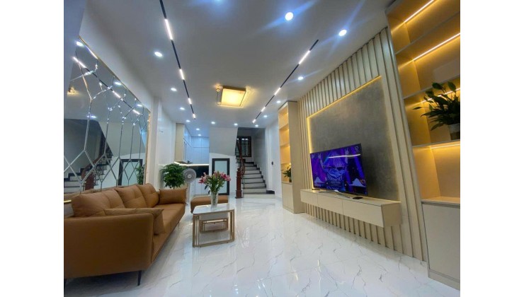 HIẾM! BÁN NHÀ HÀO NAM, KHU VIP PHÂN LÔ Ô TÔ TRÁNH - 6 TẦNG DT 40M2, MT 4.2M, GIÁ 10 TỶ