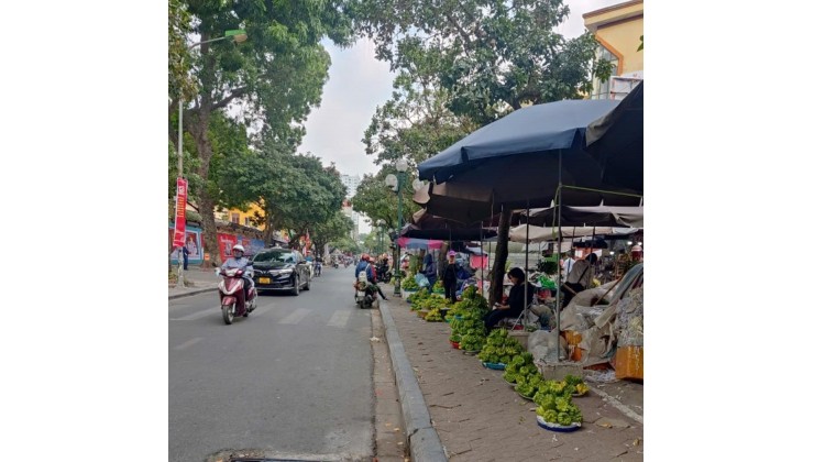 BÁN TÔ HIỆU HÀ ĐÔNG VỊ TRÍ HIẾM , NHÀ 5 TẦNG THANG MÁY ,Ô TÔ ĐỖ CỬA .NHÀ CHƯA BÓC TEM. GIÁ 8,8 ĐỒNG.