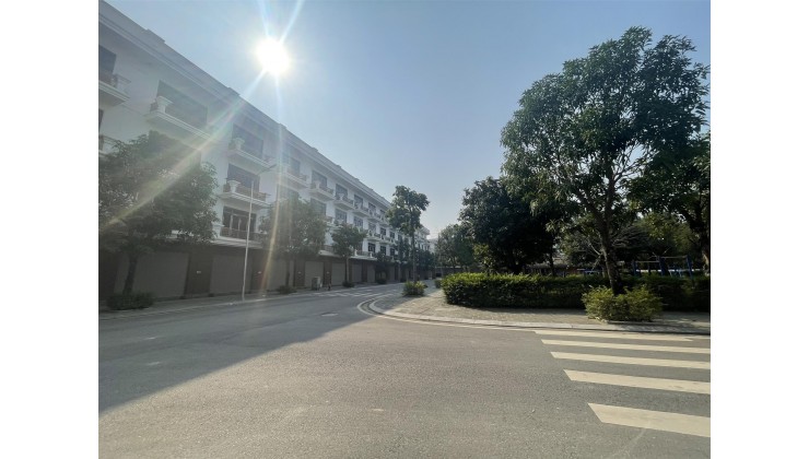 NHÀ PHỐ 4 TẦNG. TRUNG TÂM. SANG TÊN SỔ NGAY. BAO PHÍ. LH: 0966 343 969