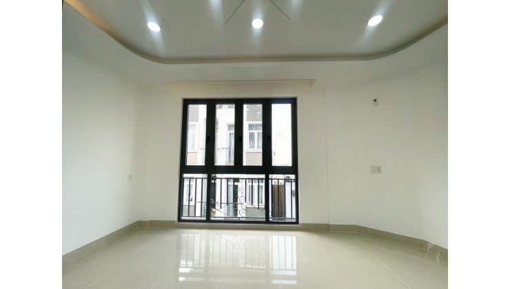 Bán nhà P5, Bình Thạnh, Hoàng Hoa Thám, hẻm xe hơi, 40m2(4.5 x 9), giá 7.9 Tỷ