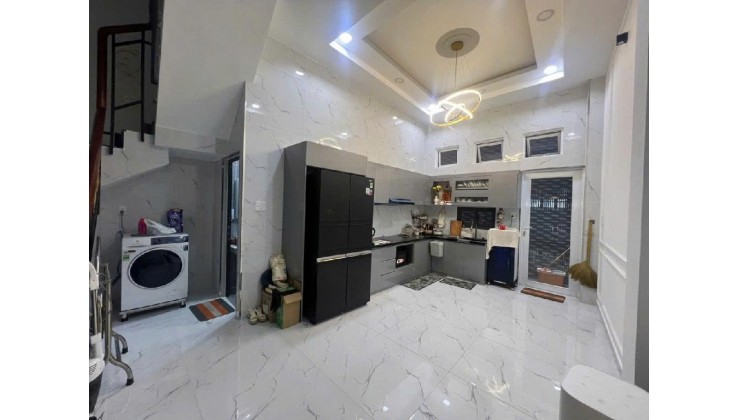 HOT! BÁN NHÀ HẺM XE HƠI ÂU DƯƠNG LÂN P2 Q8 80M2 5 TẦNG, GIÁ NHỈNH HƠN 11 TỶ. LH:0799986938.