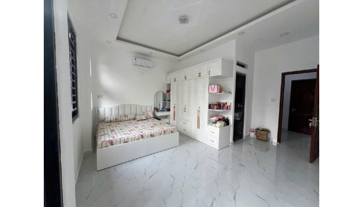 HOT! BÁN NHÀ HẺM XE HƠI ÂU DƯƠNG LÂN P2 Q8 80M2 5 TẦNG, GIÁ NHỈNH HƠN 11 TỶ. LH:0799986938.