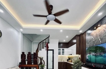 Giảm sốc 300tr nhà đẹp đón tết đường Ngọc Lâm chỉ 6  tỷ 44 m2, Nhà siêu thoáng, ô tô đỗ gần