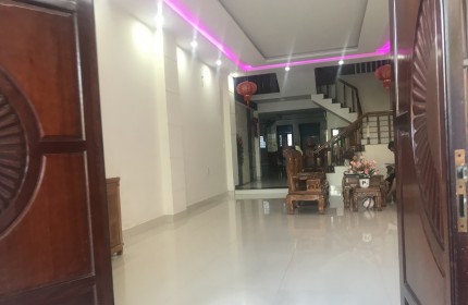 Bán gấp nhà  MT Vũ Hữu, Hải Châu, 90m2, 3 tầng, Đường 7m5,  Giá chỉ 8.9 tỷ TLCC.