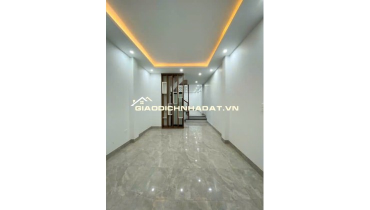 Bán nhà mới đẹp dt 52m2, 5 tầng, mỗi tầng 2 phòng, phố Yên Lãng thông Thái Thịnh, 10m ra đường ô tô tránh, giá đầu tư.