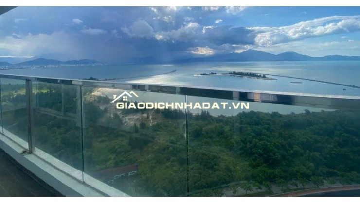 Căn hộ hoàn thiện view biển - view song Hàn, Đà Nẵng 2PN giá 3tyxxx