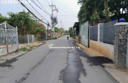 Bán đất xây biệt thự 300m  tại phường Hiệp Hòa . Tp Biên Hòa . Đồng Nai . 
có sẵn nhà cấp 4 . 0938974428