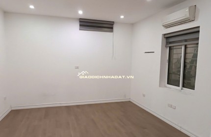 CC cho thuê CH phố Hàng Bún, BĐ, HN. DT 50 m2, PN, K, B, WC riêng, sân vườn, an sinh. Giá 7 triệu/ tháng.