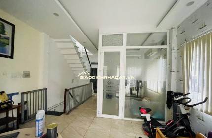 Bán nhà quận 10, đường Trần Minh Quyền, 55m2, 3 tầng, hẻm xe hơi, 8.7 tỷ