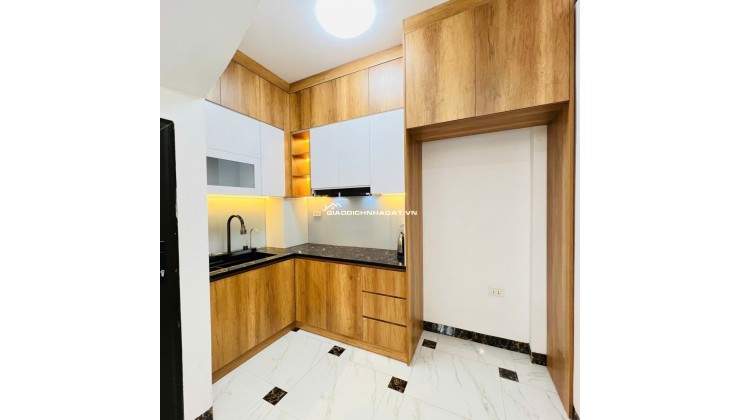 # Bán nhà Hồ Tùng Mậu, 6 Tầng, Thang máy - ô tô đỗ - KD, nhỉnh 8xt.ỷ