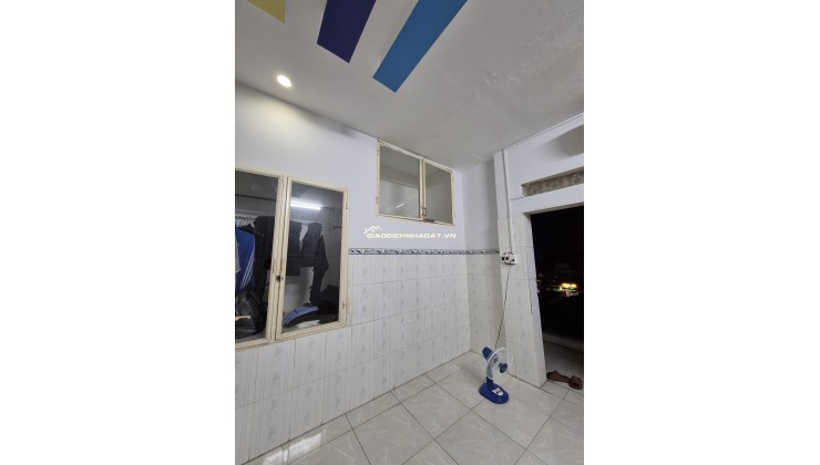 CHO THUÊ PHÒNG TRỌ 163/8 BÙI VĂN NGỮ, P.HIỆP THÀNH (18 - 30M2), TỪ 2.5TR/TH. LH:0931319390.