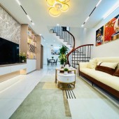 Nhà đẹp 45m2 phố Hoàng Hoa Thám - Trung tâm quận Ba Đình - Giá đầu tư 6,8tỷ
