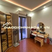 NHÀ PHÂN LÔ TẬP THỂ NHÀ HÁT CHÈO DOÃN KẾ THIỆN, LÔ GÓC, Ô TÔ ĐỖ CỬA