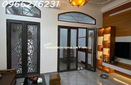 Bán nhà riêng đẹp xuất sắc ở phố Láng Hạ, sân để xe riêng - 8,9 tỷ, 55m2