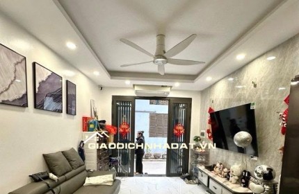 Bán nhà Thanh Xuân 33m2 5 tầng 6.13 tỷ - 0584087096