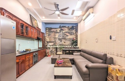 Cần bán nhà Hoàng Văn Thái – Thanh Xuân 70m2X7T giá chỉ 23.8 tỷ.