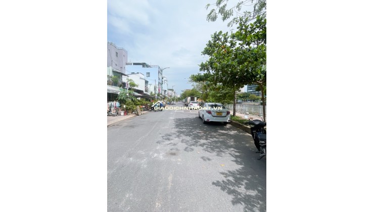 CẦN TIỀN BÁN GẤP NHÀ MT BA ĐÌNH, P8, Q8, VIEW SÔNG, DT: 40M2(4 X 10M) CHỈ 5.2 TỶ
