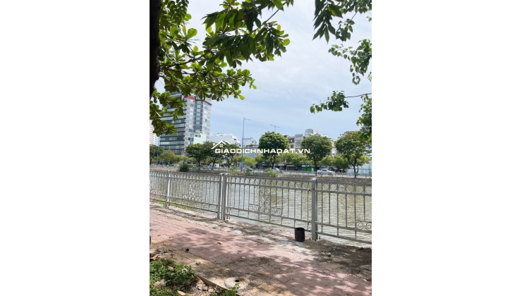 CẦN TIỀN BÁN GẤP NHÀ MT BA ĐÌNH, P8, Q8, VIEW SÔNG, DT: 40M2(4 X 10M) CHỈ 5.2 TỶ