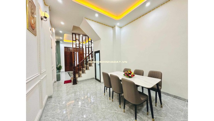 bán nhà đẹp chính chủ 40m2 4 tầng full nội thất hơn 6 tỷ