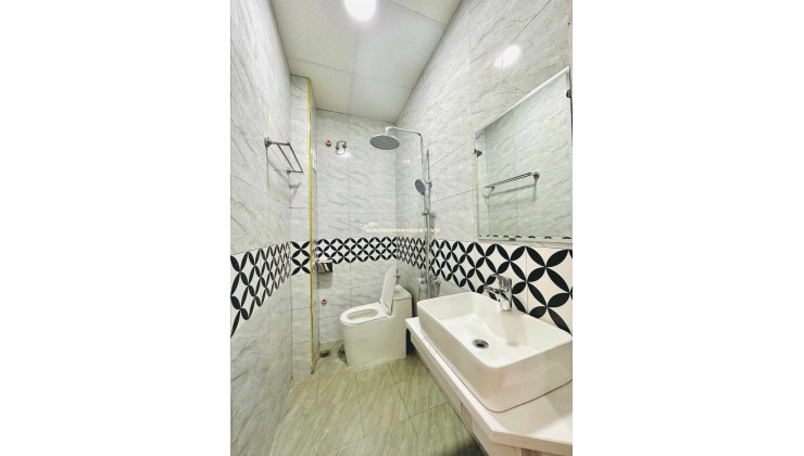 bán nhà đẹp chính chủ 40m2 4 tầng full nội thất hơn 6 tỷ