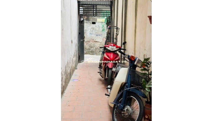 Bán nhà Hoàng Mai 30m² – Ngõ nông – Ô tô đỗ cửa – 5 tầng đẹp – Giá hơn 6 tỷ