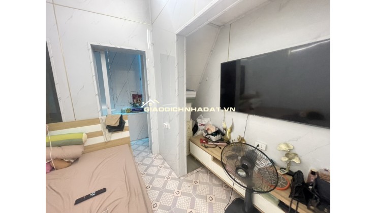 Nhà 4 tầng mặt ngõ kinh doanh phố Tây Sơn, Đống Đa, lô góc, gần phố, sổ vuông, 4.2 tỷ.
