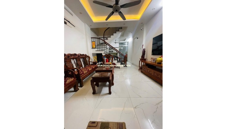Chính chủ cần bán Căn Nhà 3 Tầng Tại khu vực Hoà Vượng - Ngõ Kênh – Nam Định