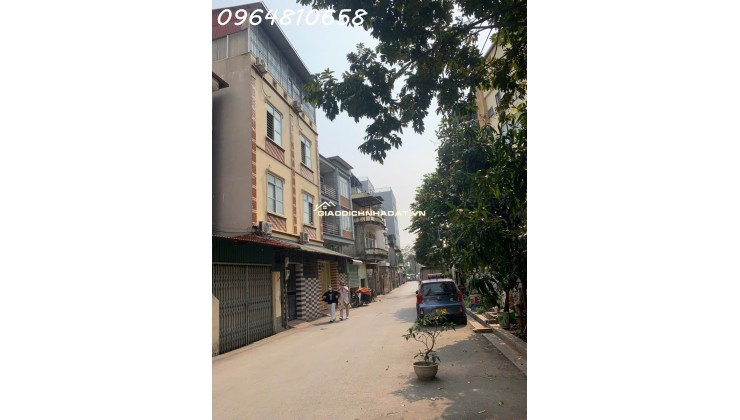 MẢNH ĐẤT LẠC LONG QUÂN - MẶT NGÕ KINH DOANH - GARA ÔTÔ - CÁCH PHỐ 3 NHÀ - MẶT TIỀN 15M - XÂY CCMN TUYỆT ĐẸP.  Dt 197m, có nhà 4 tầng.