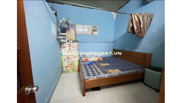 BÁN NHÀ CẤP 4 TẠI XÃ PHẠM VĂN HAI, H.BÌNH CHÁNH (DT 8 x 9) SHCC 2.5TỶ. LH:0983344582, 0985950139