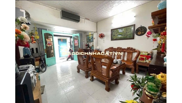 BÁN NHÀ CẤP 4 TẠI XÃ PHẠM VĂN HAI, H.BÌNH CHÁNH (DT 8 x 9) SHCC 2.5TỶ. LH:0983344582, 0985950139