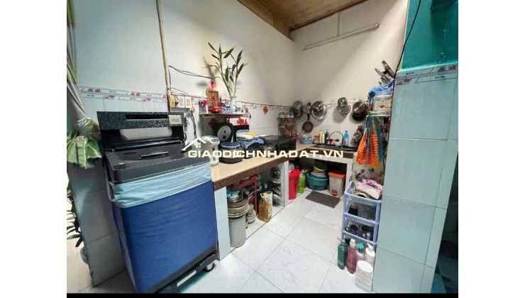 BÁN NHÀ CẤP 4 TẠI XÃ PHẠM VĂN HAI, H.BÌNH CHÁNH (DT 8 x 9) SHCC 2.5TỶ. LH:0983344582, 0985950139